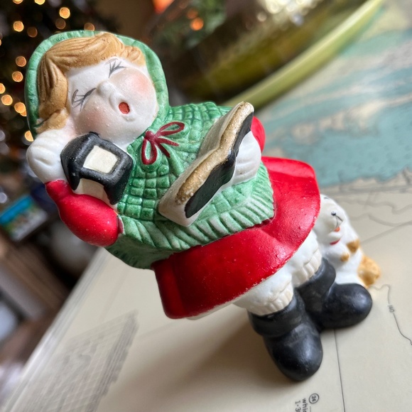 Vintage JASCO Carolling Girl PotPourri / Pomander Holder - Picture 2 of 7